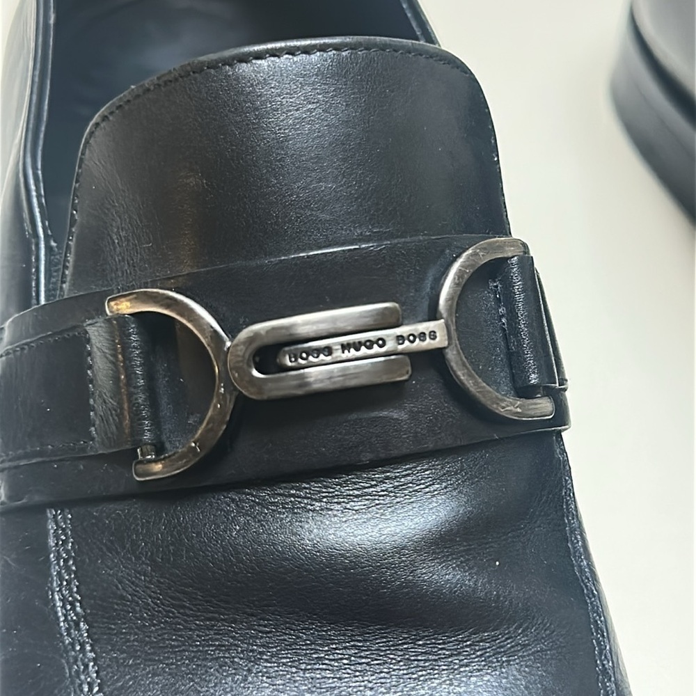 HUGO BOSS LEATHER LOAFERS WITH BRANDED HARDWARE TRIM Men's SIZE 6.5 - Picture 4 of 10